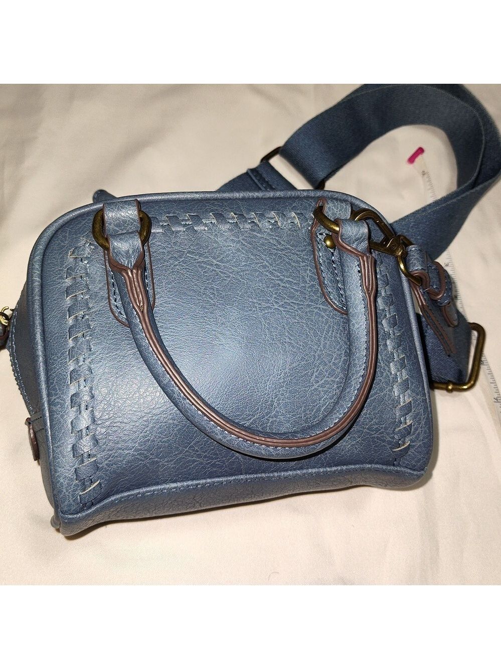 Stylish Navy Crossbody Bag - Picture 8 of 8